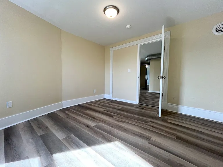 86 Hawley St — Photo 3