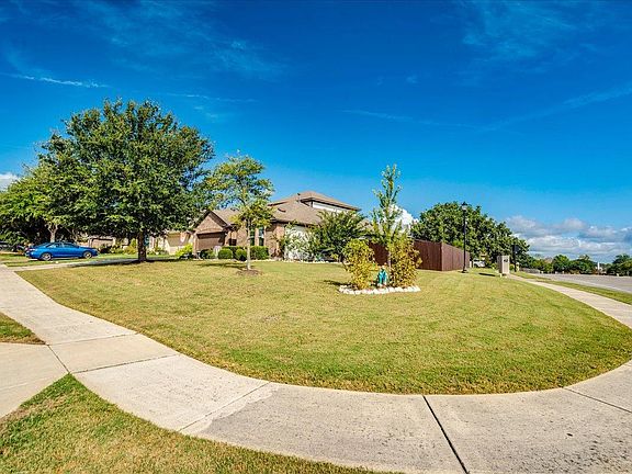 3rd image of 172 Mistflower Ln