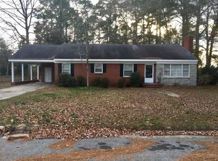 601 W Harnett St, Benson, NC 27504