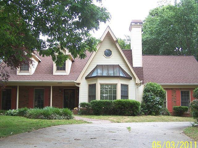 1st image of 3232 Hugos Cir SE