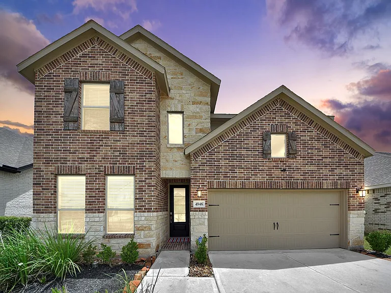 4946 Sky Bluff Dr — Photo 2