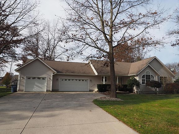 2nd image of 3721 Whispering Woods Dr
