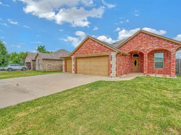 312 Marilyn Glover Dr, Elgin, OK 73538