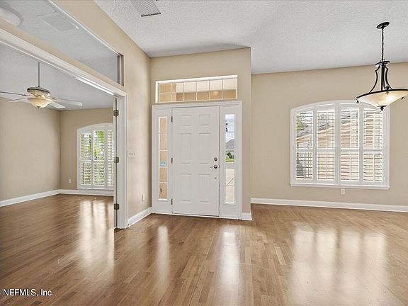 5th image of 944 E TERRANOVA Way