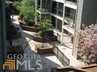 409 Granville Ct, Sandy Springs, GA 30328