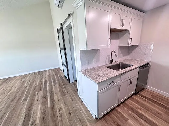 4406 Helen St #2 — Photo 10