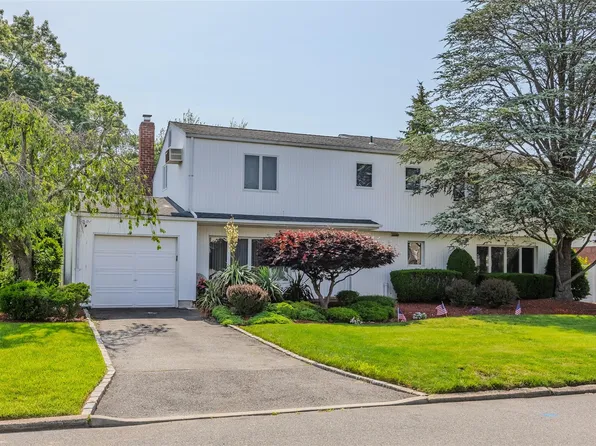 270 W 15th Street, Deer Park, NY 11729