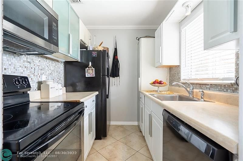 1st image of 3030 NE 5th Ter APT 11