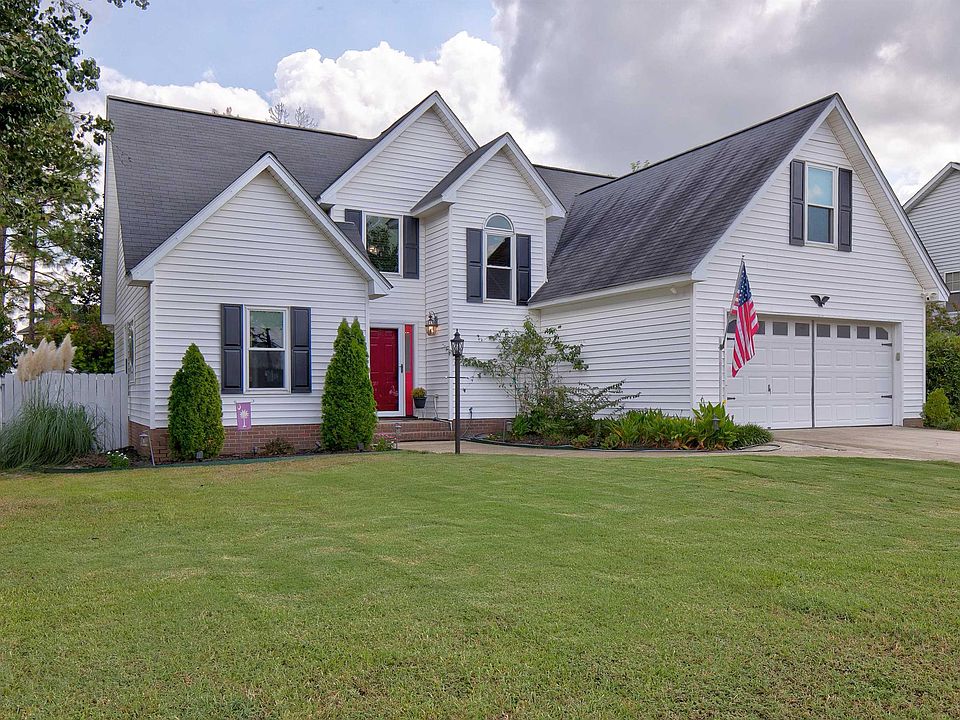 1st image of 207 Long Ridge Dr