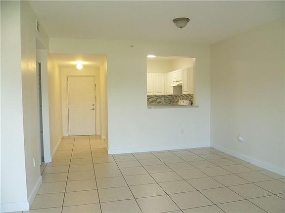 4th image of 1300 NE 109th St APT 303