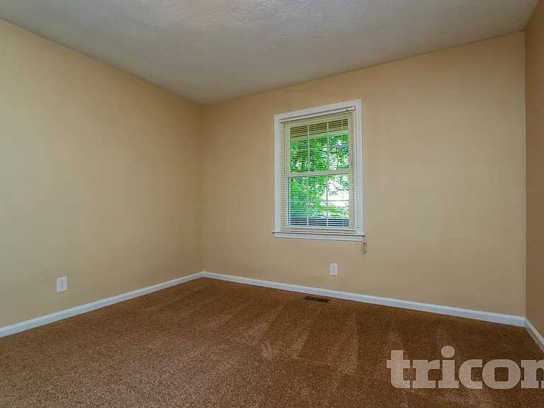 192 Gail St — Photo 12