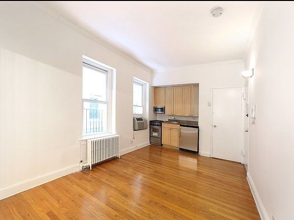 3rd image of 217 E 66th St #203