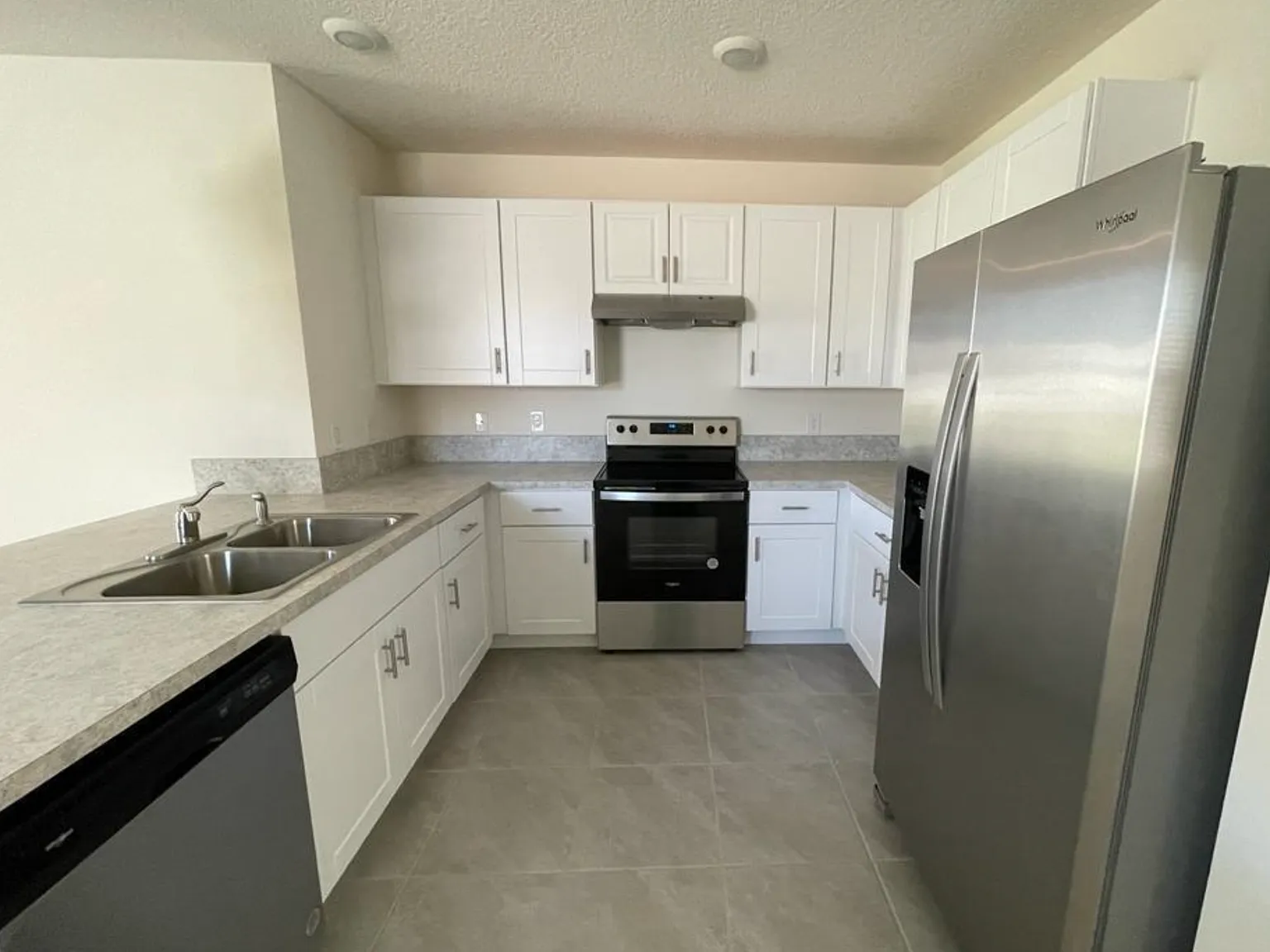 3 bed, 1516 sqft, $2,400 — Photo 3