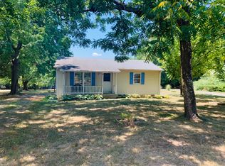 607 Truslow Rd, Fredericksburg, VA 22406