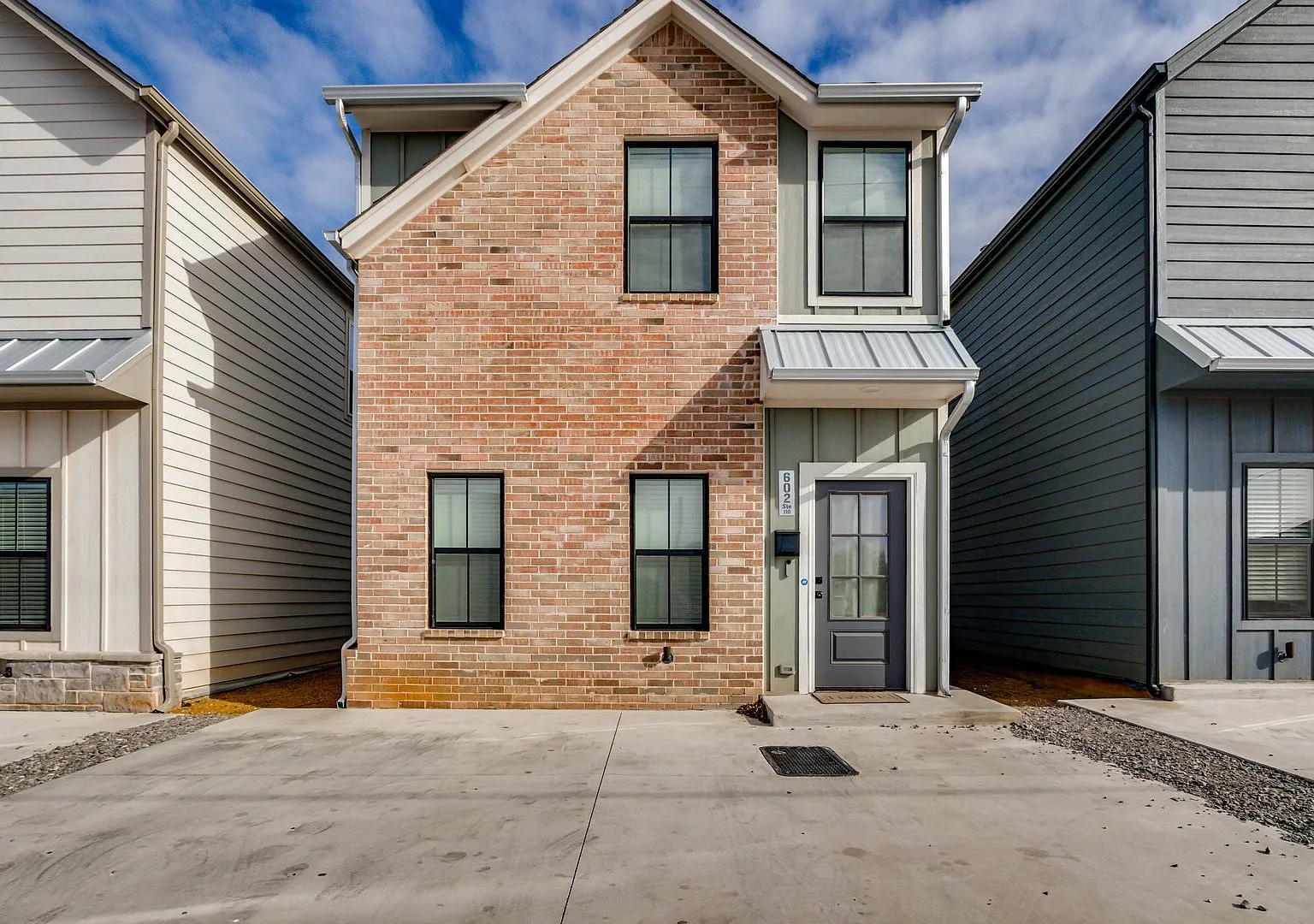 Brand New Duplexes Downtown Edmond — Photo 1