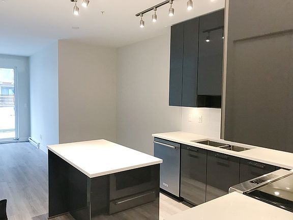 3rd image of 1728 Gilmore Ave