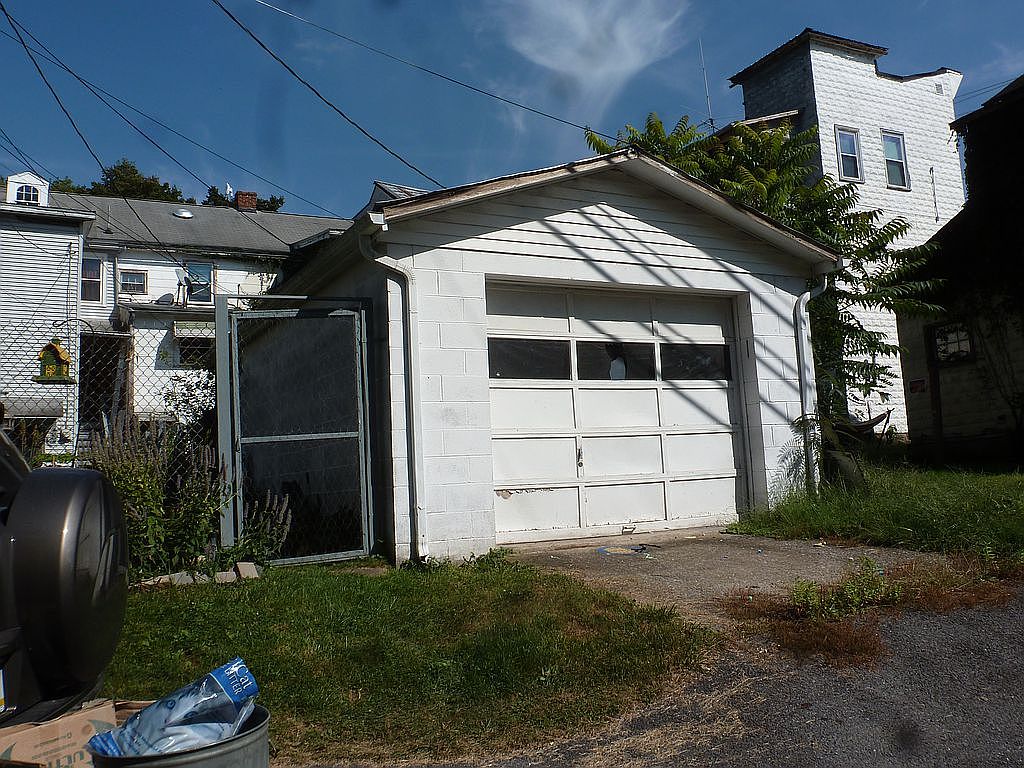 108 N Main St, Mifflintown, PA 17059 Zillow