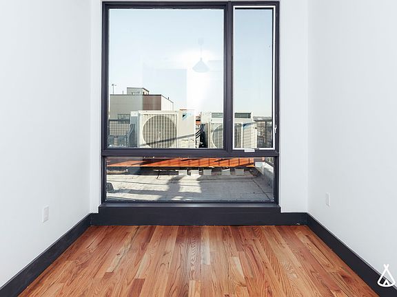 4th image of 294 Grove St #5B