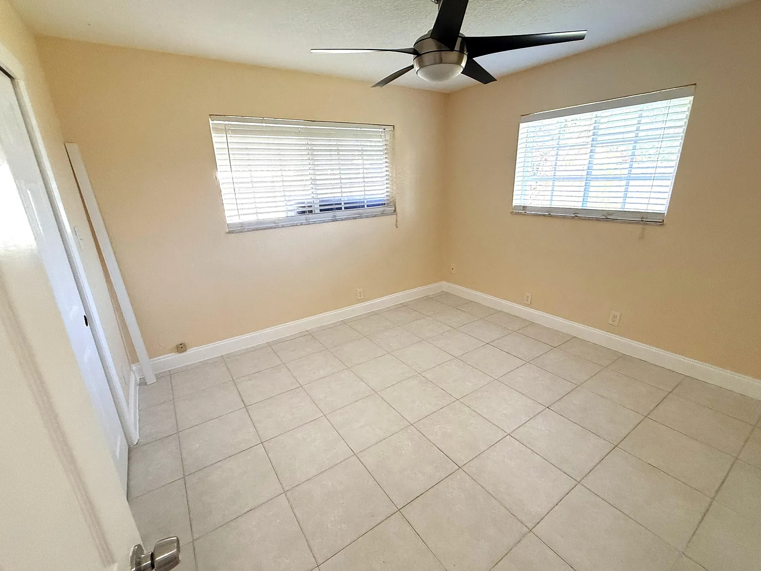 2 bed, 2.0 bath, 1000 sqft, $2,500 — Photo 4