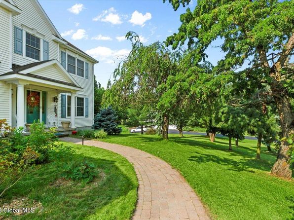 27 Ponderosa Boulevard, East Greenbush, NY 12061