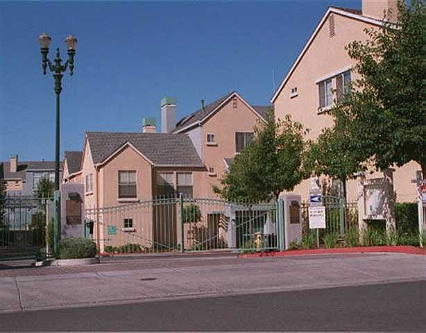 1st image of 601 Atherton Pl