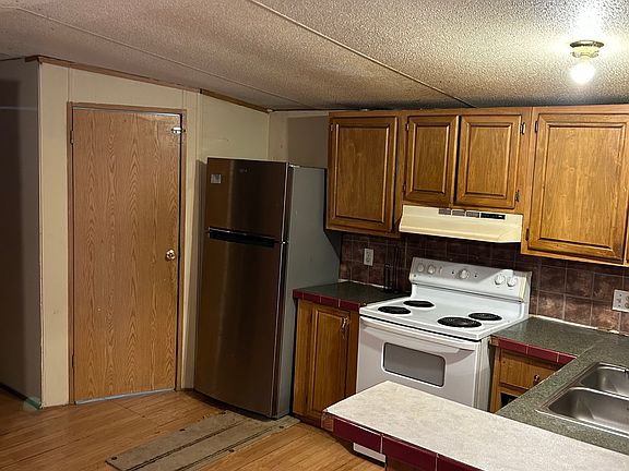 2nd image of 54 Skyland Dr