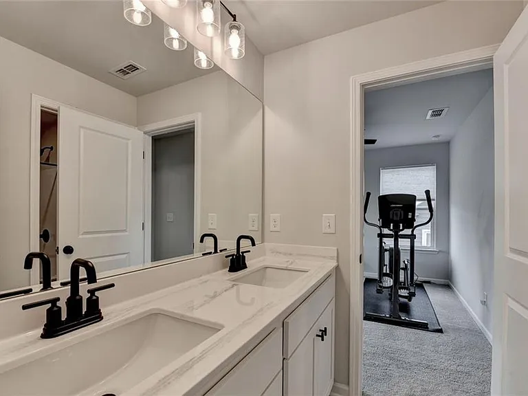 4665 Shipley Ave — Photo 45