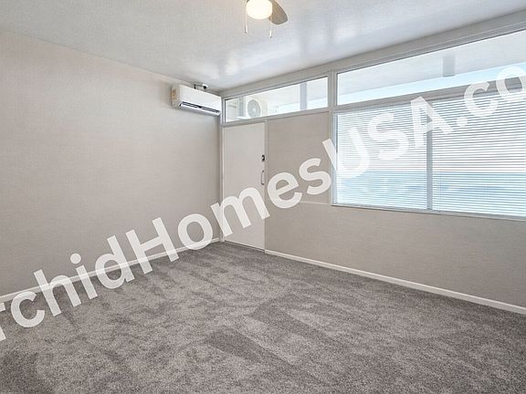 4th image of 2601 E Greenway Rd #F