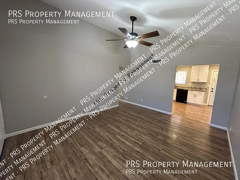 2207 W Monroe St — Photo 8