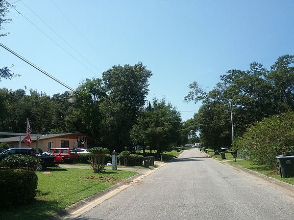 5th image of 915 Artesian Ave