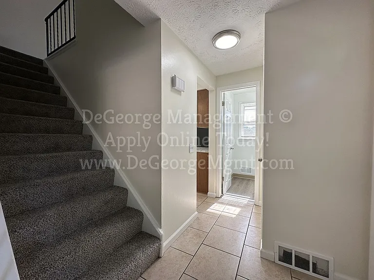 Sterling Square Townhomes — Photo 6