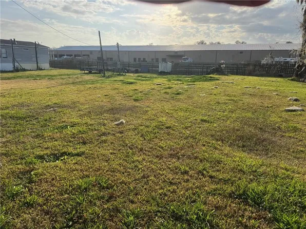 129 Church St, Paradis, LA 70080
