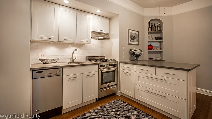 Sold by Garfield Realty  | media 16