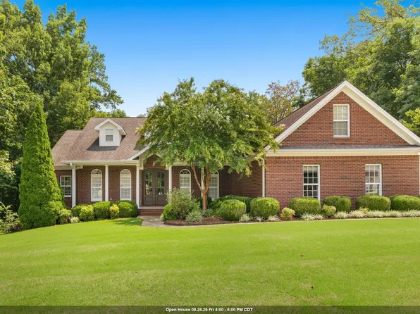 104 Castlewood Ct, Florence, AL 35633