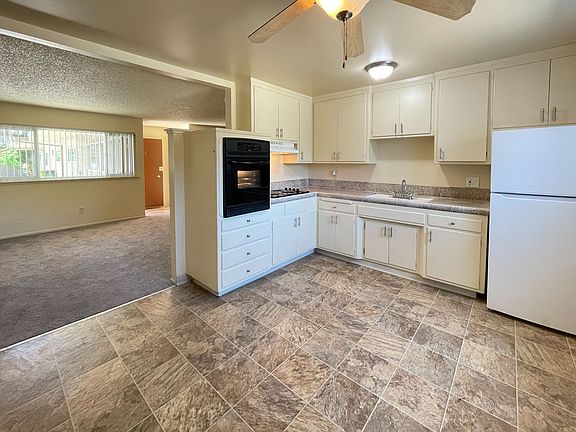 5th image of 2823-2831 El Camino Ave #2831-8