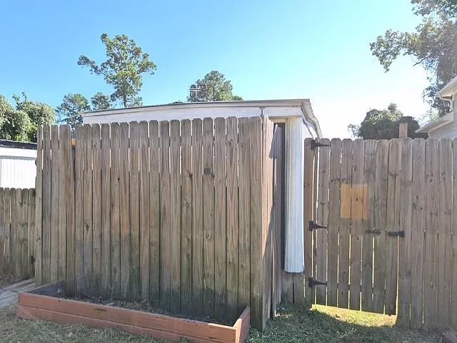 2 bed, 1.5 bath, $800 — Photo 2