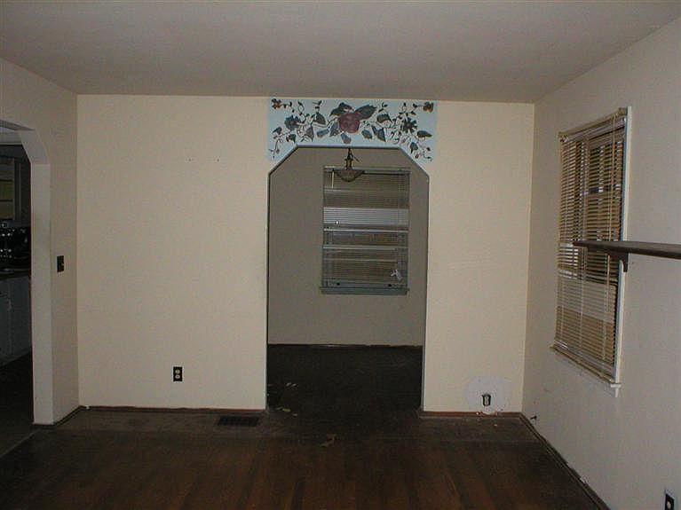 2nd image of 9994 Chester Rd