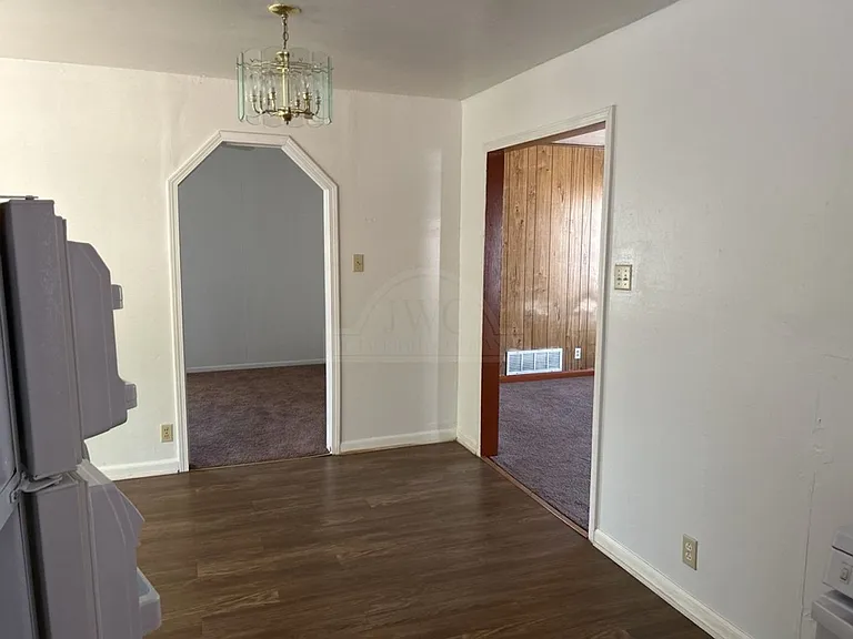 906 Jefferis Ave — Photo 7