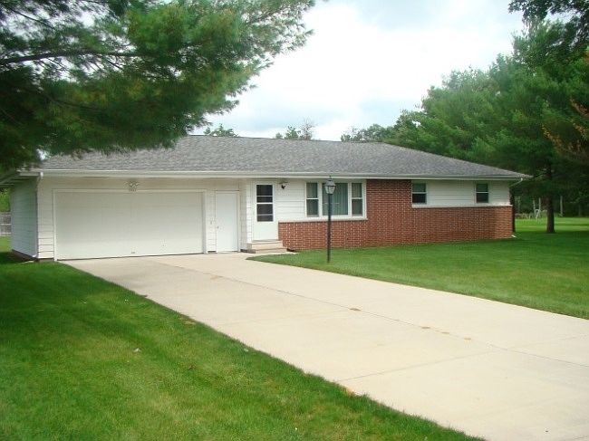 1st image of 1061 Lakewood Ln