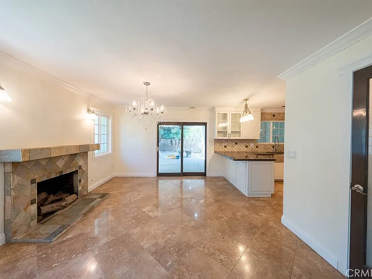2217 Loma Verde Dr — Photo 7