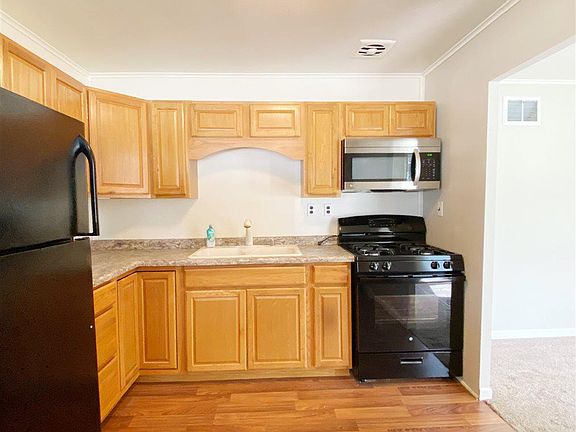 4th image of 361 Arlington Ave