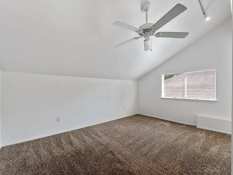 4311 Piney Creek Ln — Photo 22