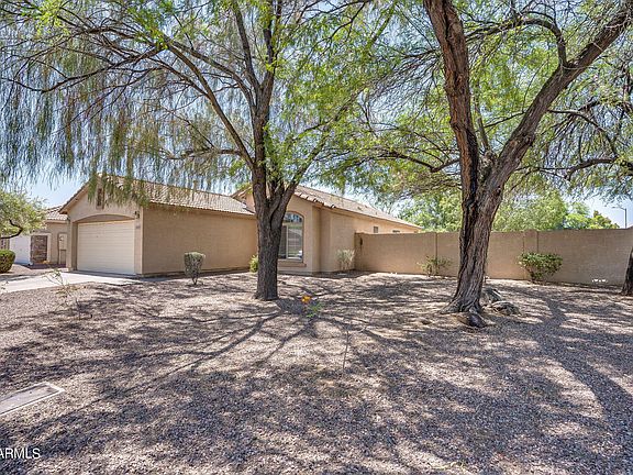 3rd image of 13393 W PORT ROYALE Lane