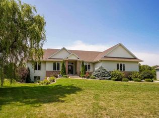 6609 Millstone Cir, Deforest, WI 53532
