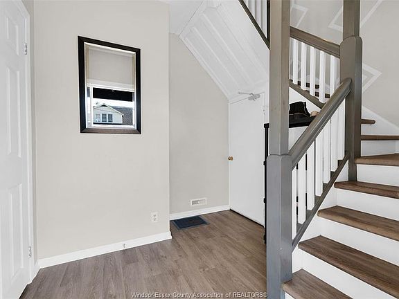 5th image of 48 Brock St E
