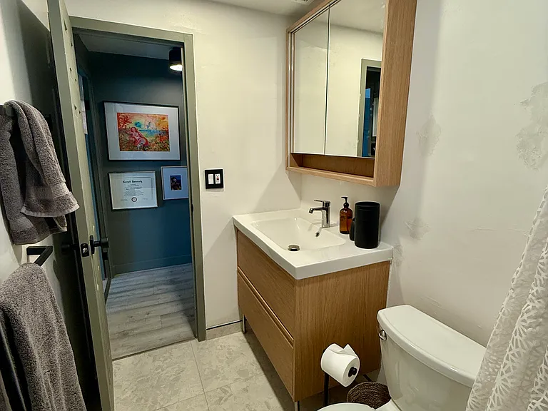 1090 N Lafayette St #101 — Photo 15