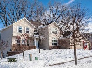 3410 Stable View Ct NE, Cedar Rapids, IA 52411