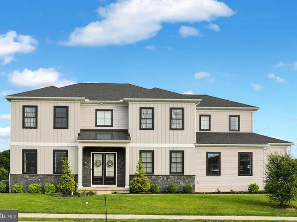 658 Fleetwood Dr, Lititz, PA 17543
