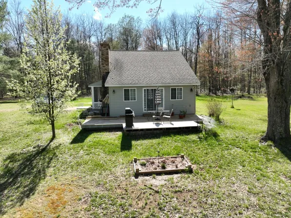 1801 Corner St, Fremont, MI 49412