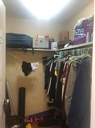 2nd image of 1015 Essex St SE APT 210